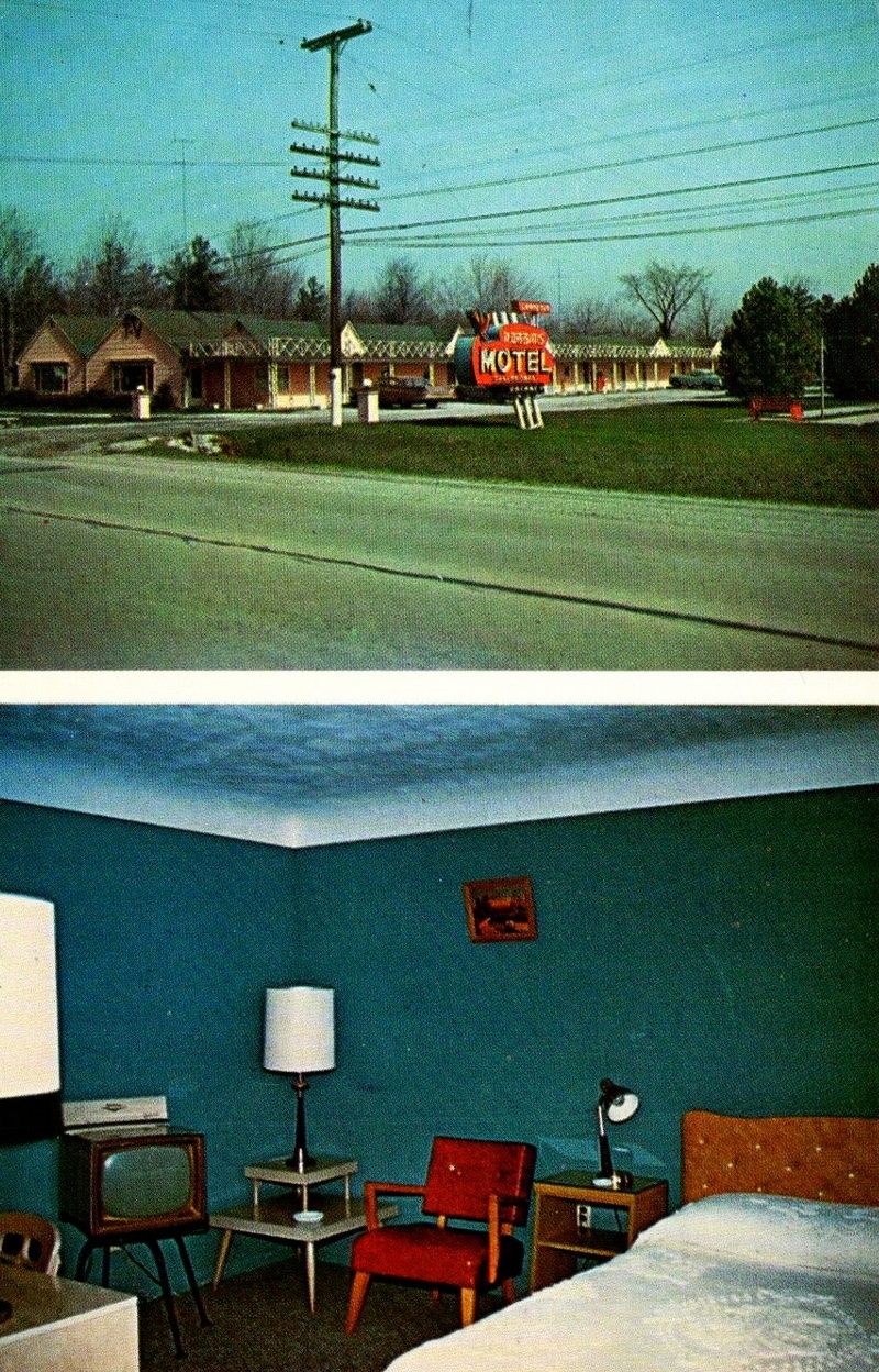 Blue Water Motel (Robbins Motel & Gift Shop) - Vintage Postcard